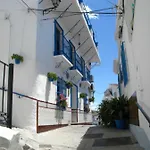 Moclinejo House *