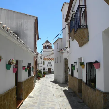 Moclinejo House *
