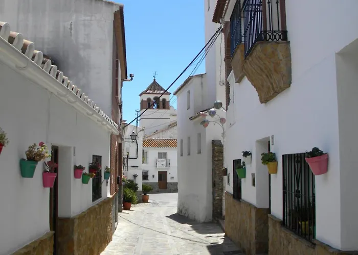 Moclinejo House *